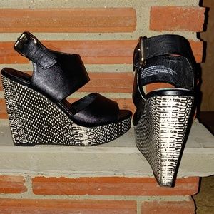 Black and White Wedges